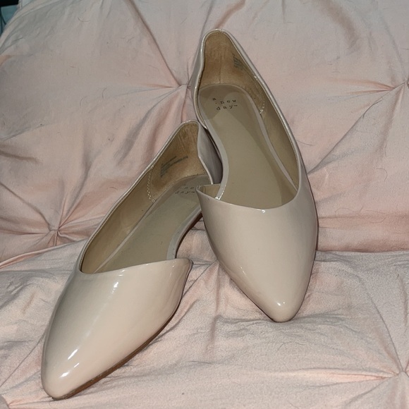 FLATS - Picture 2 of 2